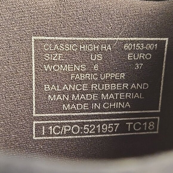 Bogs Women's Classic High 60153-001, Color Black, Size 6 - Picture 7 of 11